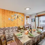 7 Mountain View - Happy Daire